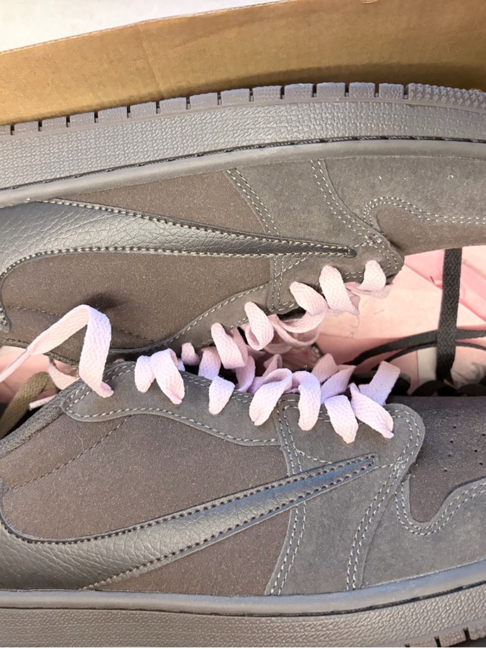 Men's Low-Top Athletic Sneakers in Charcoal with Pink Laces